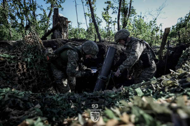 На Харківщині загарбники розширили зону бойових дій майже на 70 км, - Сирський
