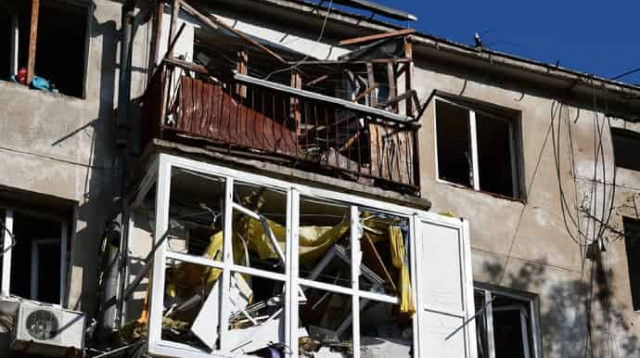 Россияне ударили ракетой по Николаеву: 2 погибших и 20 раненых
