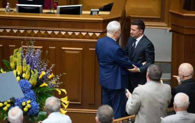 Зеленский наградил Кравчука орденом 