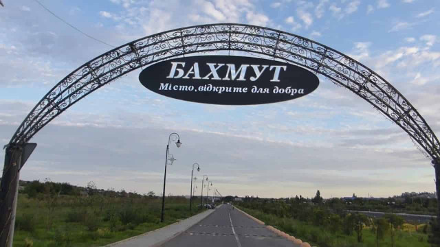 Череватий: окупанти понад усе хочуть зберегти позиції під Бахмутом і в самому місті
