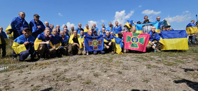 Україна повернула додому з російського полону 95 захисників (фото)
