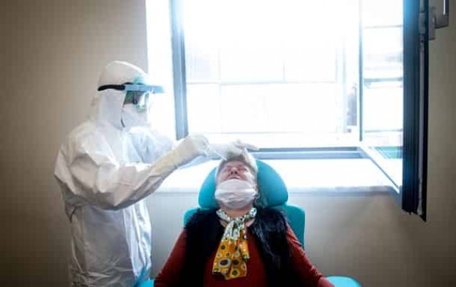 Больные COVID-19 украинцы должны лечиться бесплатно