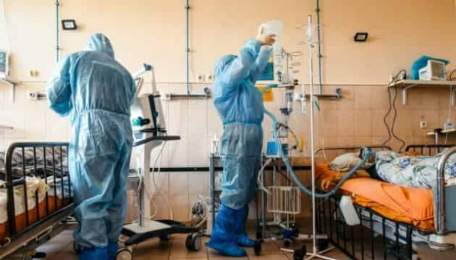 COVID-19 in Ukraine: Health officials confirm 8,899 daily cases as of Dec 17