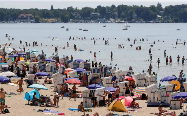 Екстремальна спека в Європі змусить туристів відмовитися від звичного відпочинку - експерти