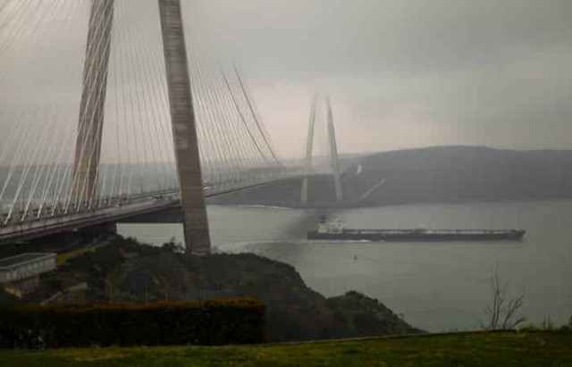 Турция будет требовать страховку у грузоотправителей нефти при проходе через свои проливы