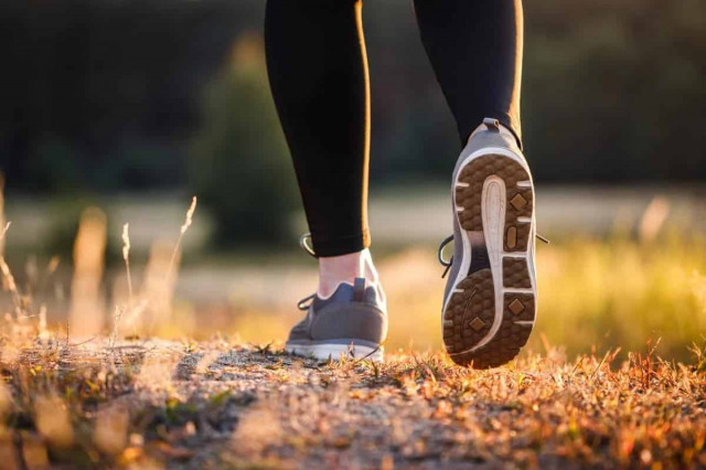 Експерти кажуть, що не обов'язково робити 10 тисяч кроків на день: яка ж справжня норма
