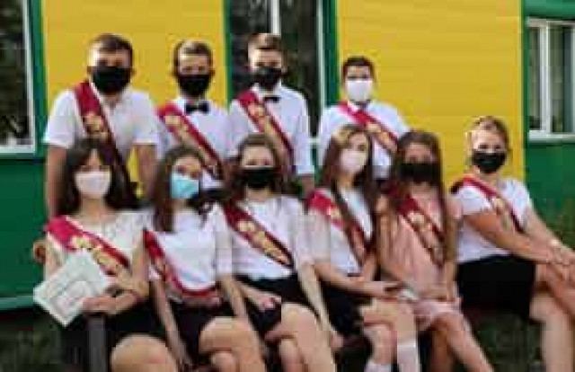 Выпускные вечера в школах не запрещены