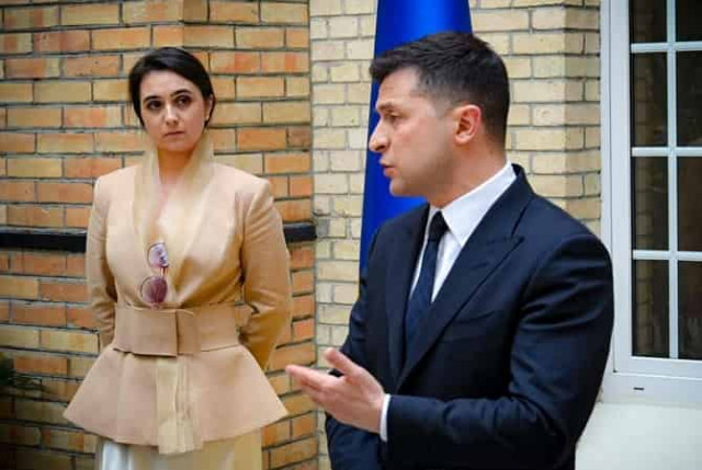 Подоляк назвал причины увольнения Мендель