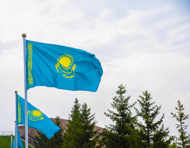 Казахстан затягує санкційний зашморг на шиї РФ: заборонено експорт понад 100 видів товарів