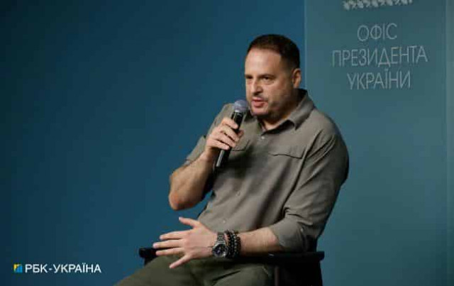 У Зеленского назвали причину массового желания оккупантов присоединиться к России
