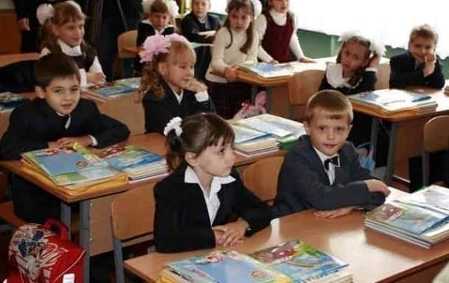 Кабмин обязал все школы иметь медработника