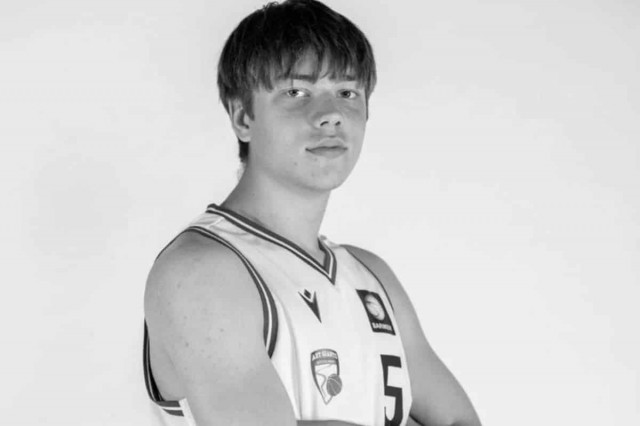 Ножовий напад на баскетболістів у Німеччині: у лікарні помер другий українець
