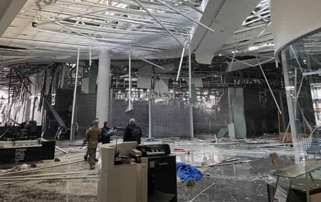 Удар по ТЦ в Киеве: восемь погибших