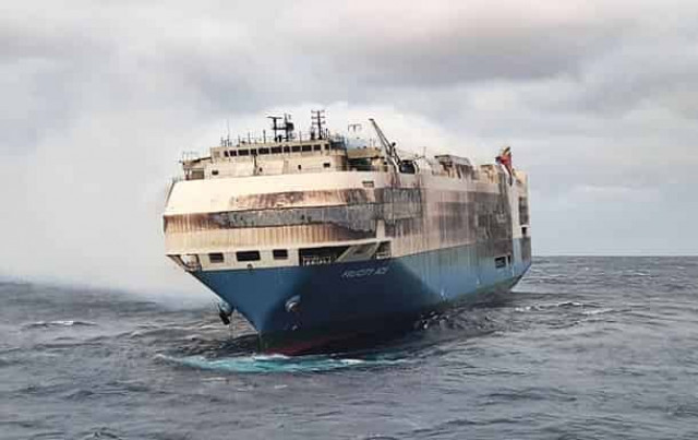 Пожар на полмиллиарда. В море горели Bentley