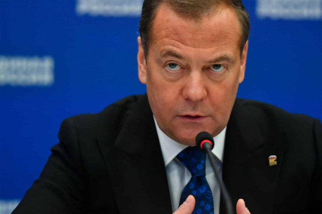 Медведев утверждает, что Россию «порвут на части», если она остановит СВО без победы

