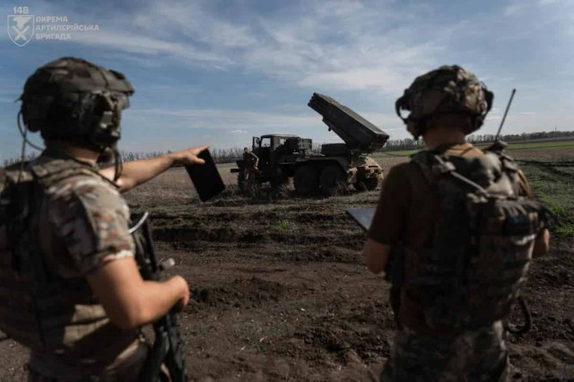 Допомога США дасть Україні перепочинок, але не переломить хід війни, - Bloomberg
