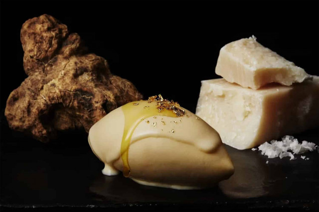 Японская компания представила самое дорогое мороженое в мире
