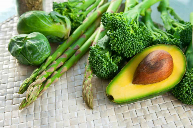 Дієтолог назвала 10 овочів для схуднення
