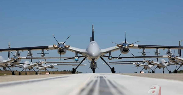 Туреччина видала ліцензії на виробництво Bayraktar TB2 та Akinci в Україні
