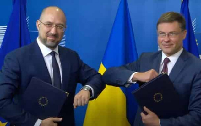 Украина и ЕС подписали программу помощи на 1,2 млрд евро
