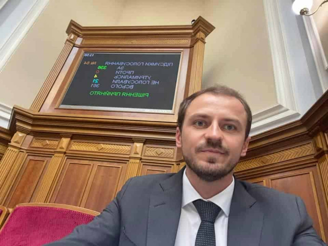 Еще один замминистра подал в отставку
