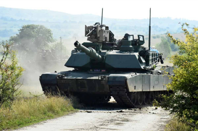 США могут поставить Украине обещанные танки Abrams через год – Пентагон
