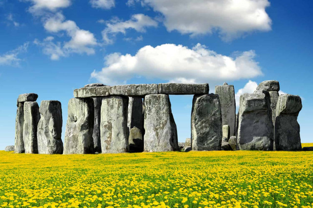 Археологи назвали календарную функцию Стоунхенджа выдумкой ученых
