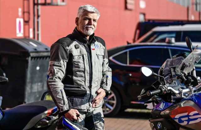 Президент Чехії потрапив до лікарні: що сталось
