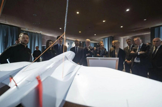 Зеленський показав лідерам країн-союзників підводний дрон та інші українські розробки