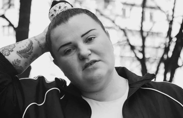 Alyona Alyona зі сльозами на очах розповіла про смерть близької людини
