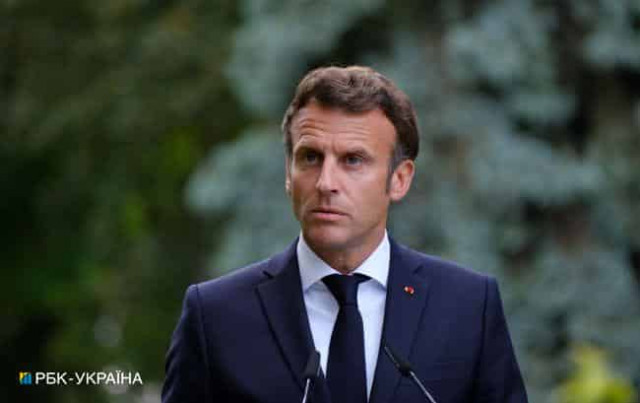 Макрон попросил Папу Римского позвонить Путину и Байдену для установления мира в Украине
