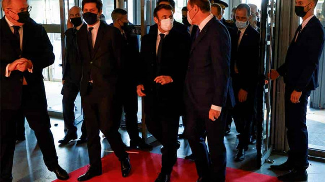 Макрон призвал готовиться к длительному украинскому кризису