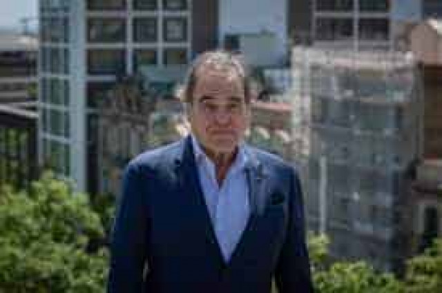 Украина всегда была частью плана США, считает режиссер Оливер Стоун
