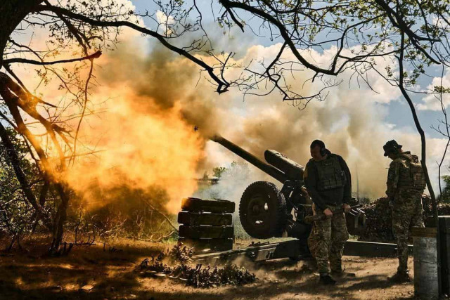 Гелікоптер, десятки одиниць артилерії та безпілотників: у Генштабі назвали нові втрати РФ
