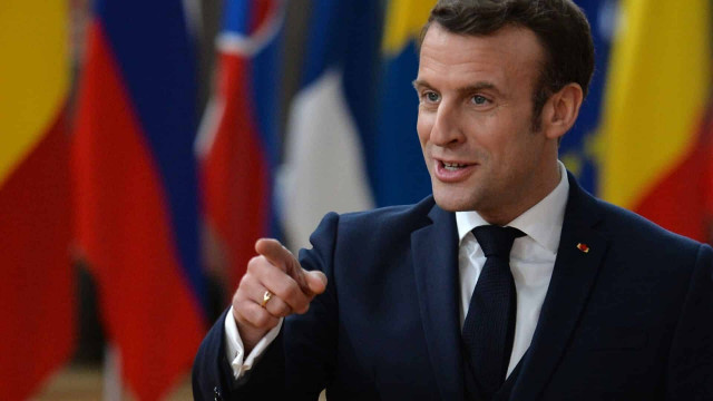 Президент Белоруссии Александр Лукашенко должен добровольно оставить свой пост, такое мнение озвучил французский лидер Эммануэль Макрон 