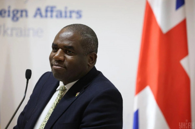 У Британії розкрили, коли можуть ухвалити зняття обмежень на далекобійну зброю для ЗСУ
