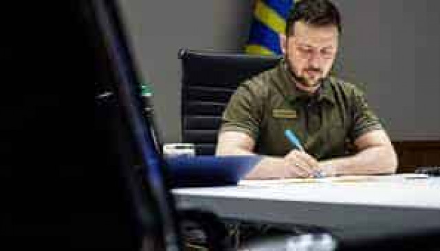 Зеленский подписал закон об увеличении военных расходов в бюдждете-2022 на 387 миллиардов
