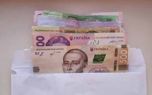 Средняя зарплата выросла до максимума за год