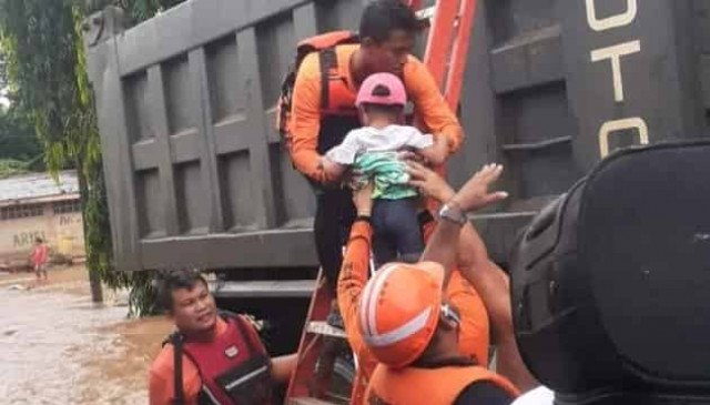 На Филиппинах погибли 13 человек в результате сильных дождей и наводнений