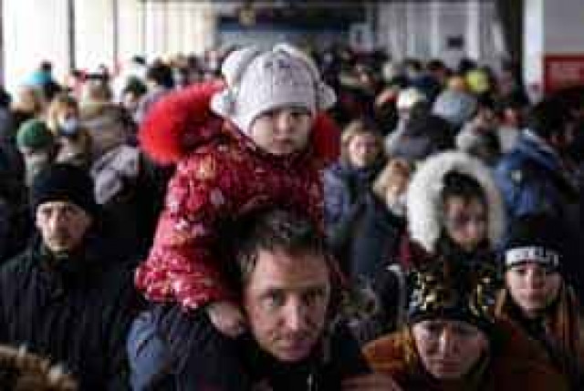 Великобритания приняла 27 100 украинских беженцев
