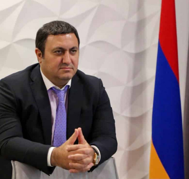 Отстранить Пашиняна и создать военно-политический совет: Арман Варданян