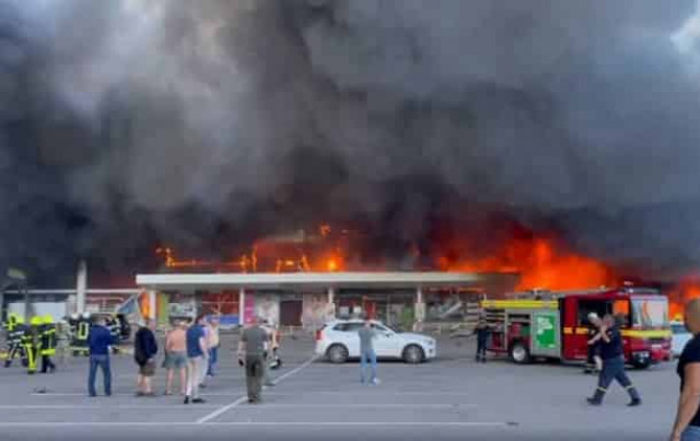 Мировые лидеры отреагировали на удар по Кременчугу
