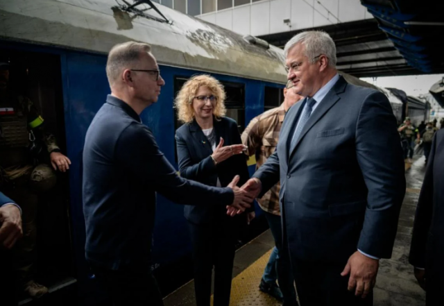 Дуда прибув з візитом до Києва
