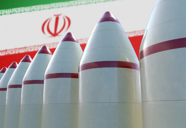 США не вдарили надбомбою по одній з ядерних баз Ірану: CNN розкрив резонансну деталь
