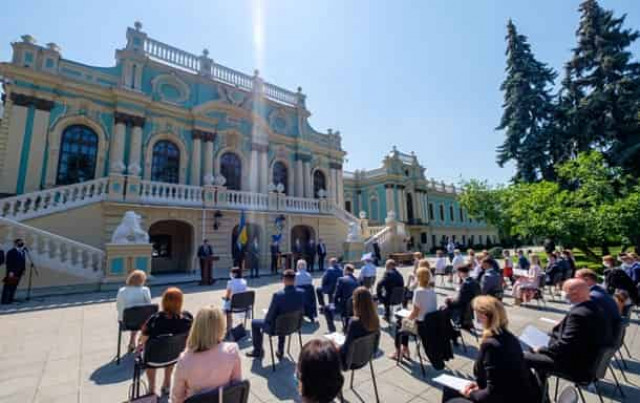 Зеленский дал наставления новым судьям во время присяги