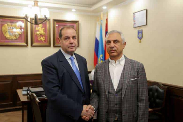 Артак Товмасян встретился с директором национального представительства Института ОДКБ в Армении Нвером Торосяном