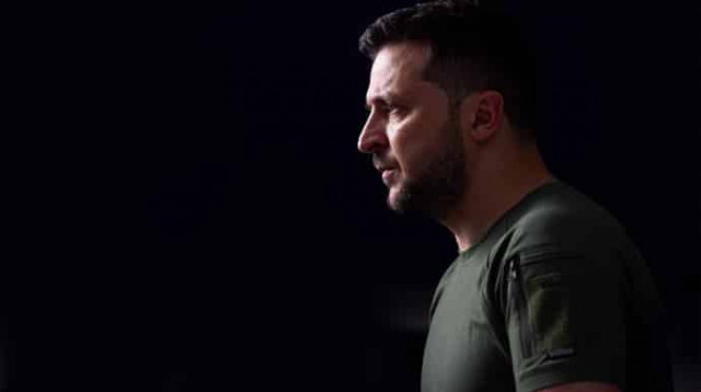 Зеленский: Где мы теряем одного человека, Россия теряет пять
