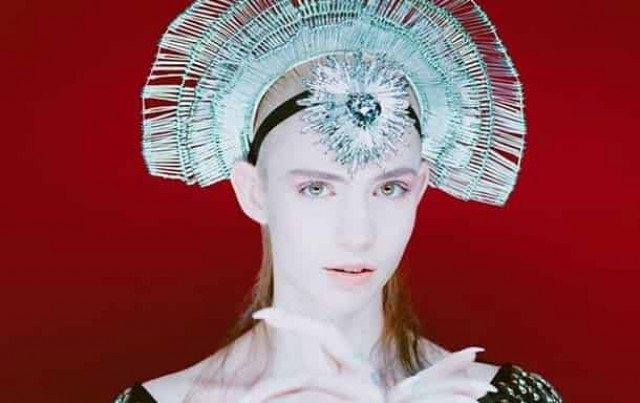 Лесбийская коммуна в космосе: бывшая девушка Маска раскрыла свои планы