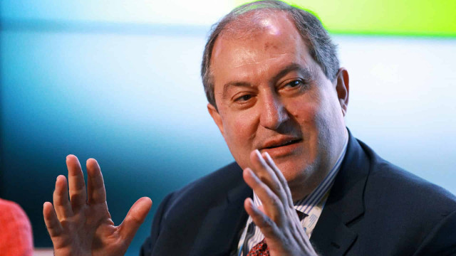 Президент Армении назвал способ преодоления кризиса в стране