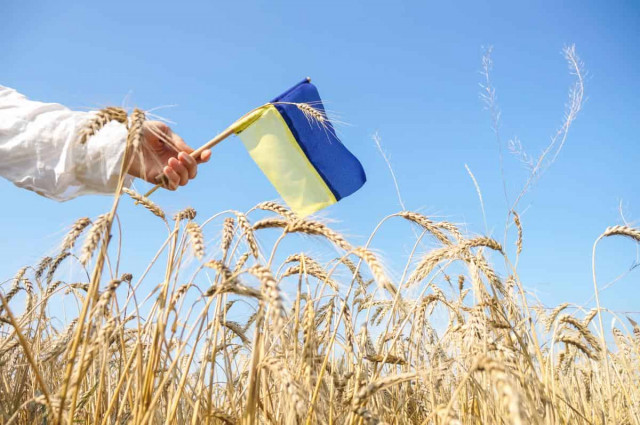 Українці втрачають віру у майбутнє: що думають громадяни про Україну через 10 років
